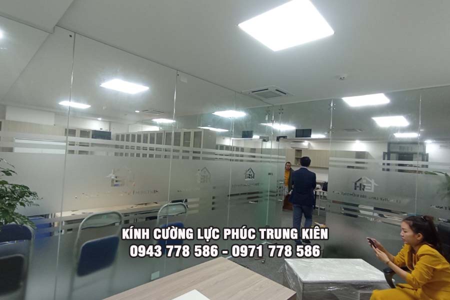 tuổi thọ kính cường lực